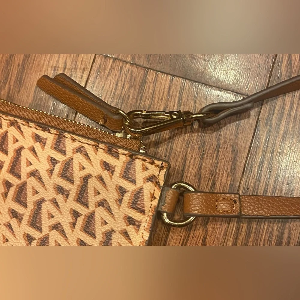 Anne Klein Signature Wristlet New Vintage Brown/Tan AK Pattern Zip Top Lined